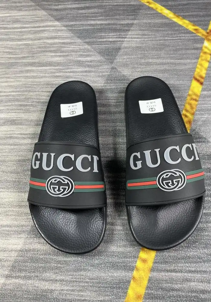 hype Gucci Slippers