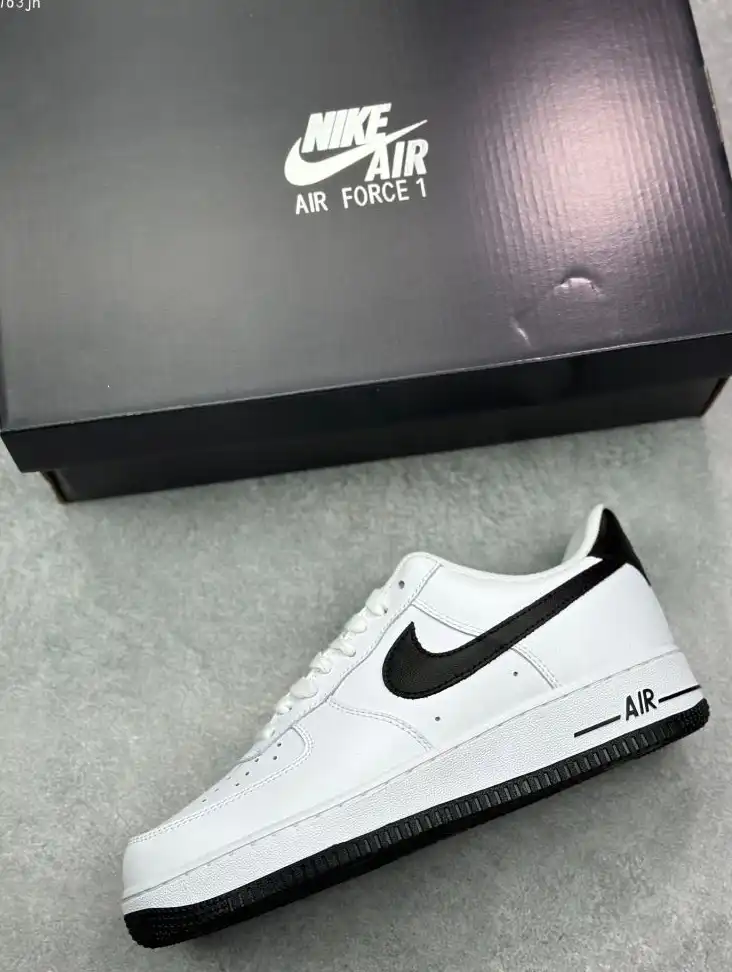 hype Nike Sneakers