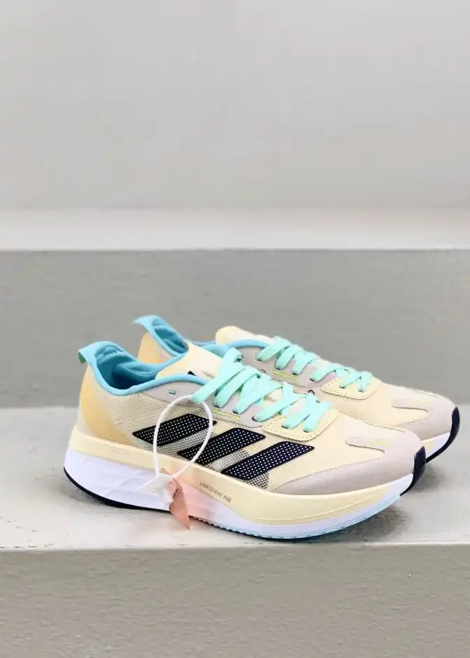 hype Adidas Sneakers