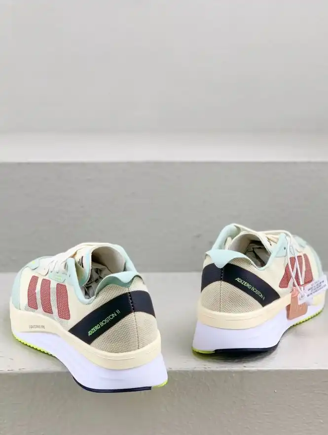 hype Adidas Sneakers