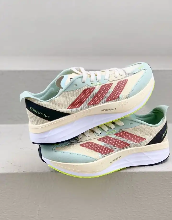 hype Adidas Sneakers