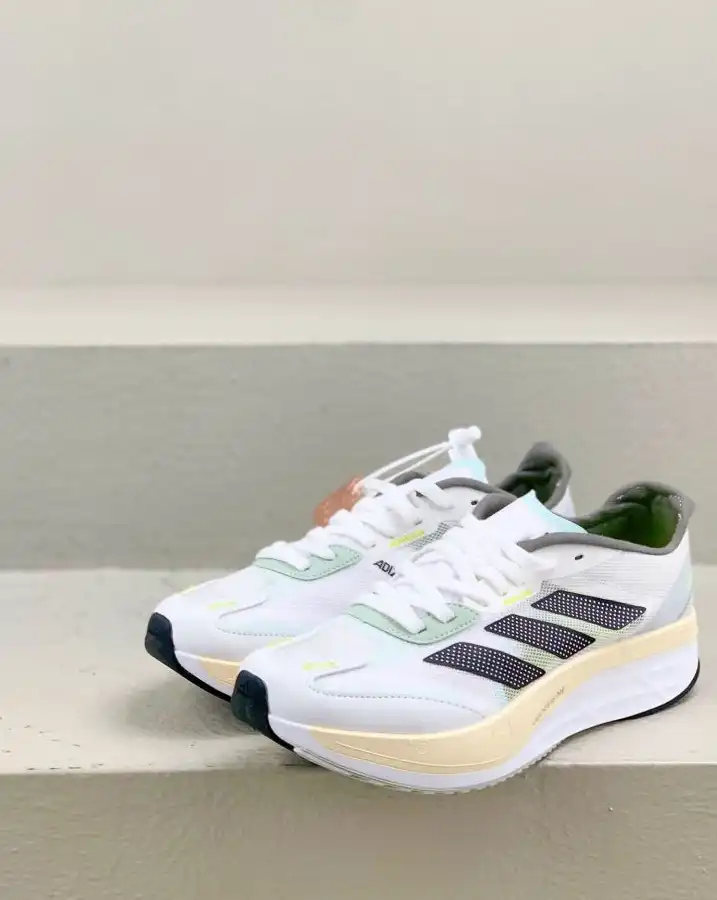 hype Adidas Sneakers