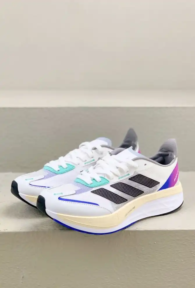 hype Adidas Sneakers