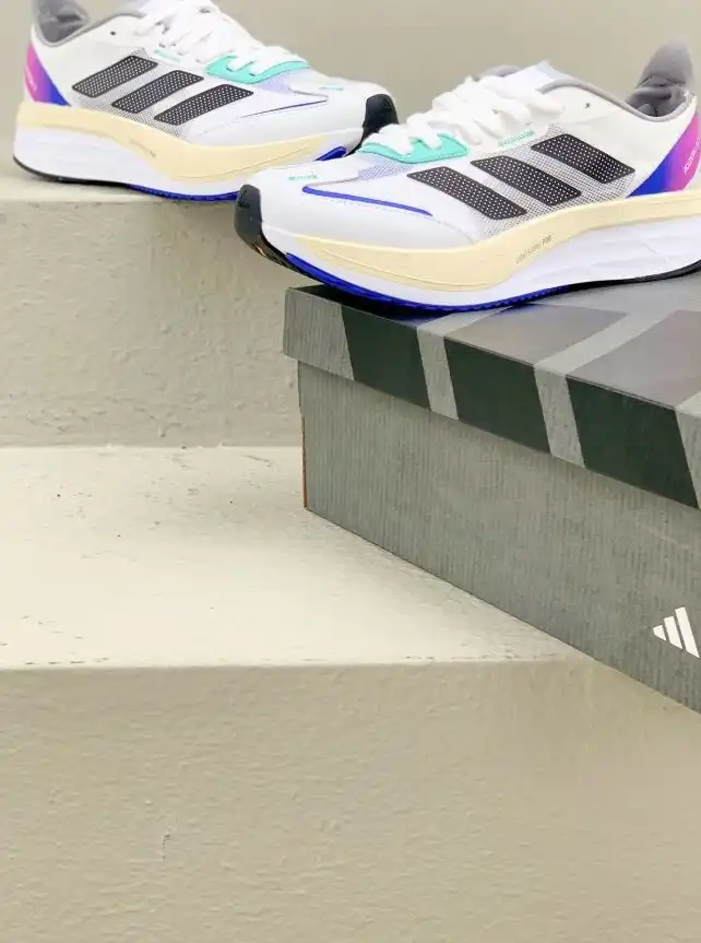 hype Adidas Sneakers