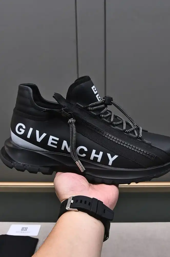 hype Givenchy Sneakers