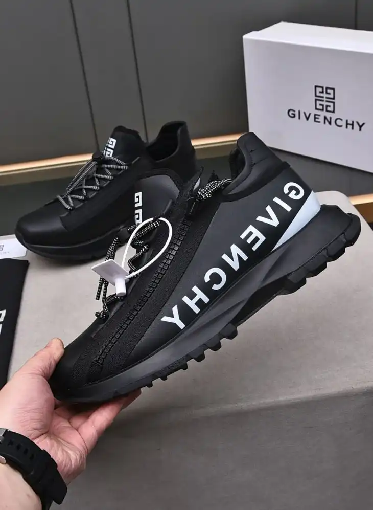 hype Givenchy Sneakers