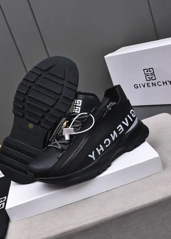 hype Givenchy Sneakers