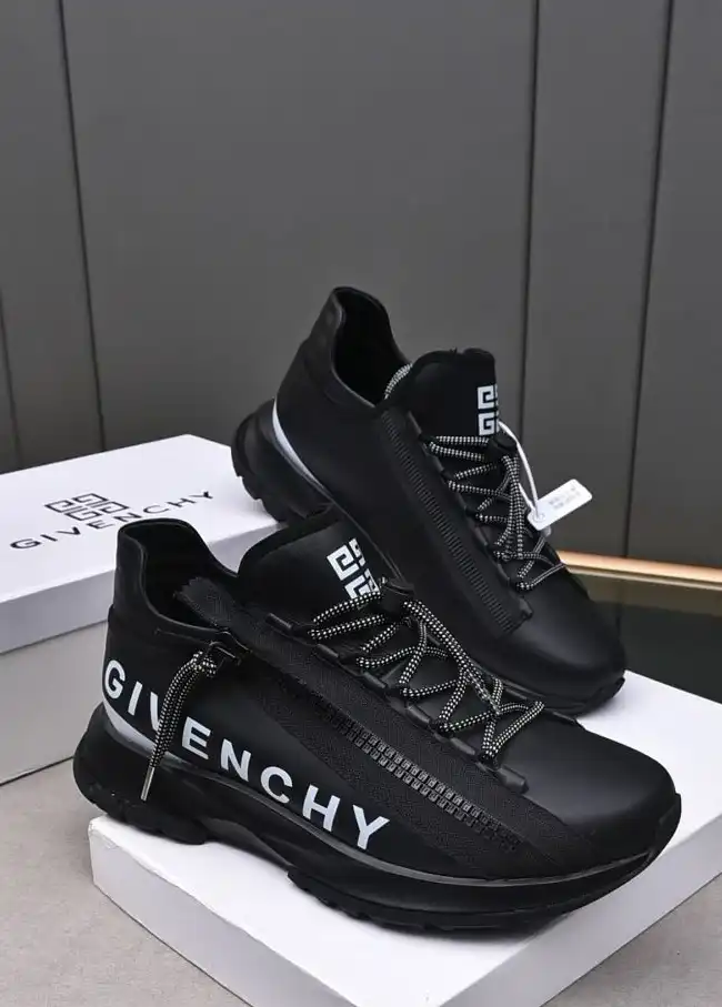 hype Givenchy Sneakers