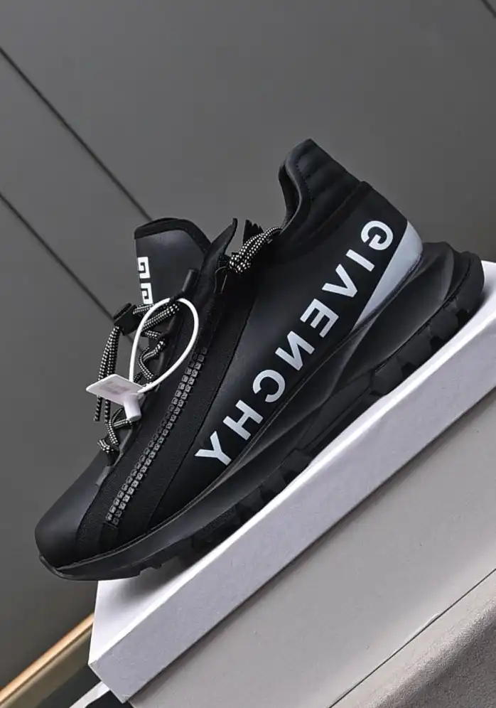 hype Givenchy Sneakers