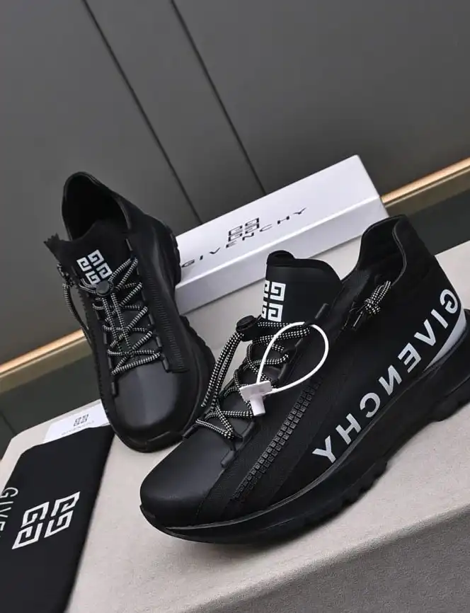 hype Givenchy Sneakers