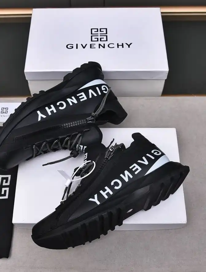 hype Givenchy Sneakers