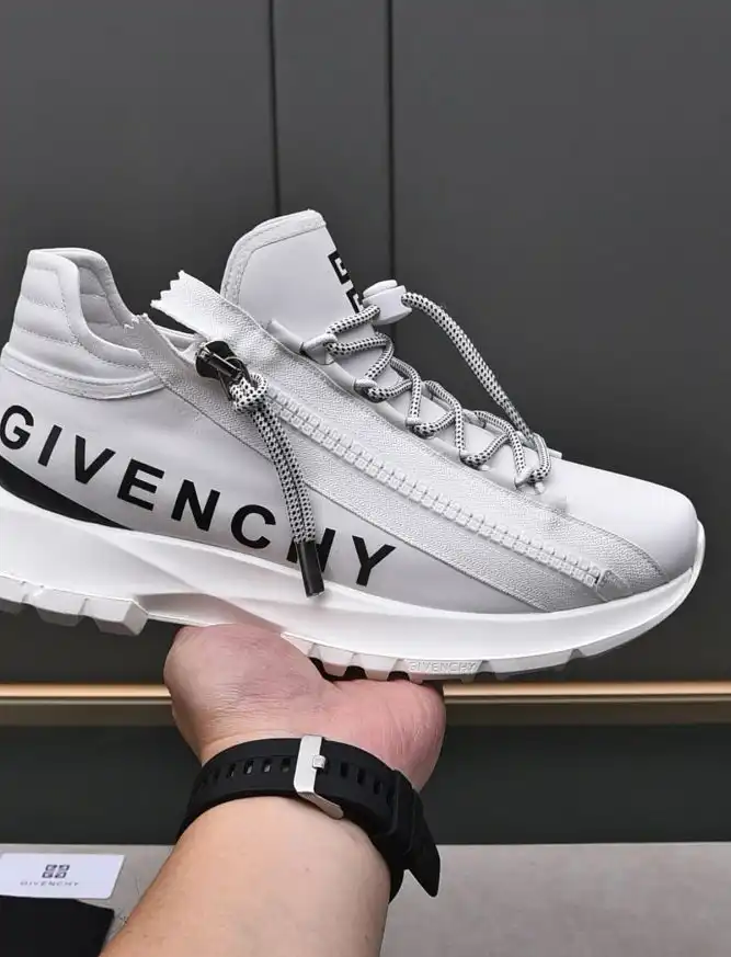 hype Givenchy Sneakers