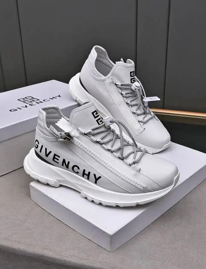 hype Givenchy Sneakers