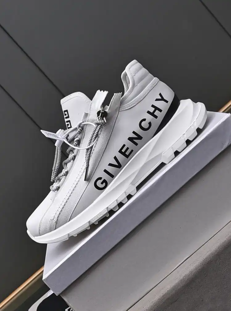 hype Givenchy Sneakers