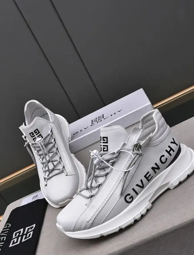 hype Givenchy Sneakers