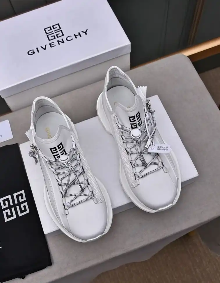 hype Givenchy Sneakers