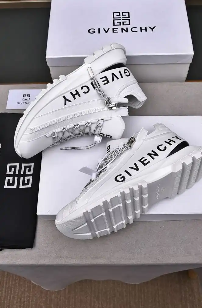 hype Givenchy Sneakers