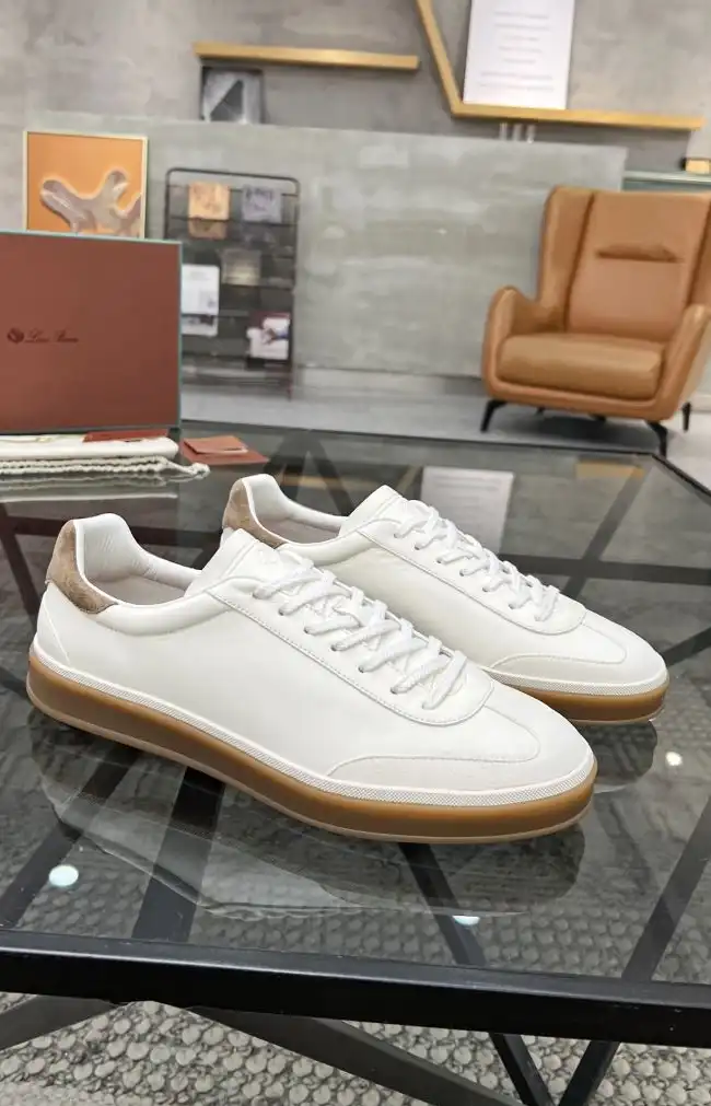 hype Louis Vuitton Sneakers