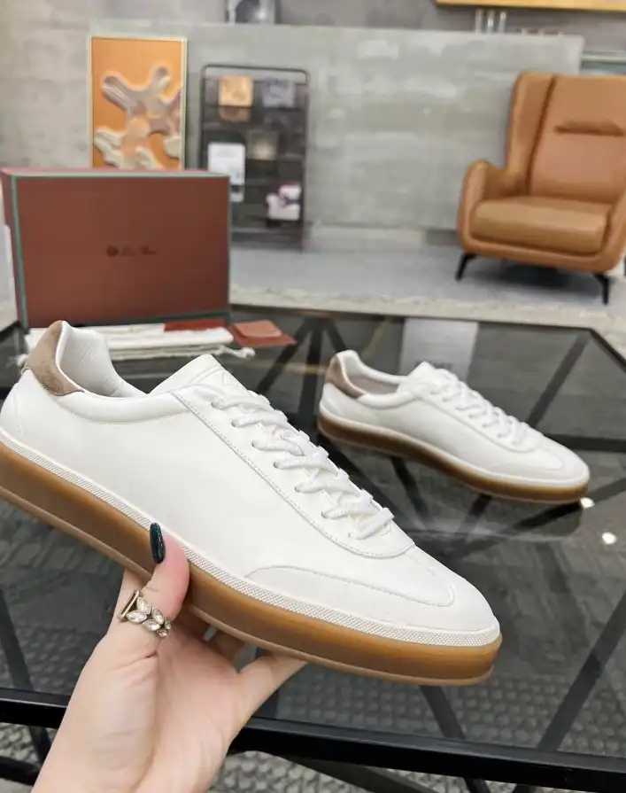 hype Louis Vuitton Sneakers