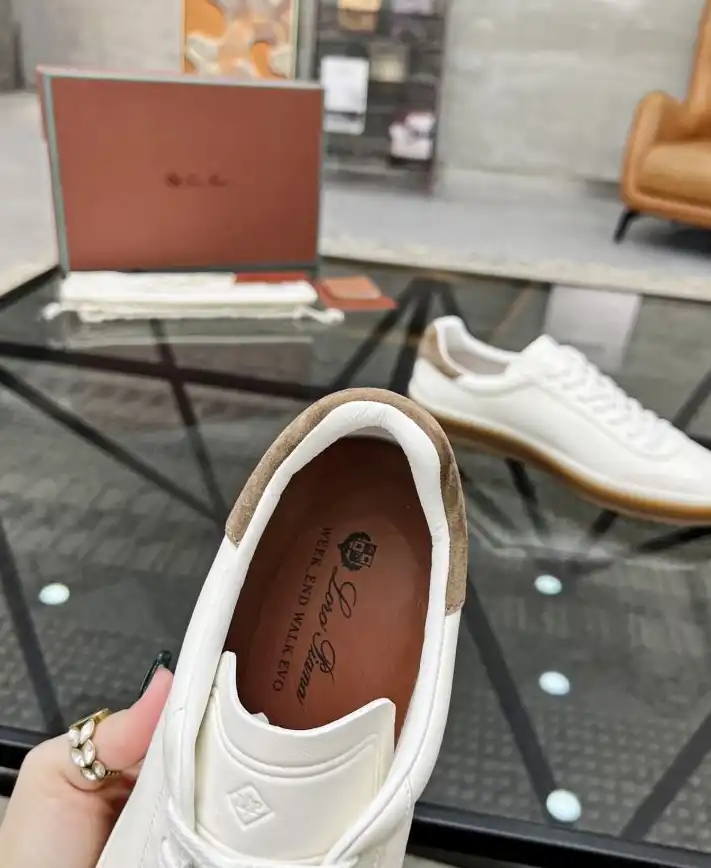 hype Louis Vuitton Sneakers