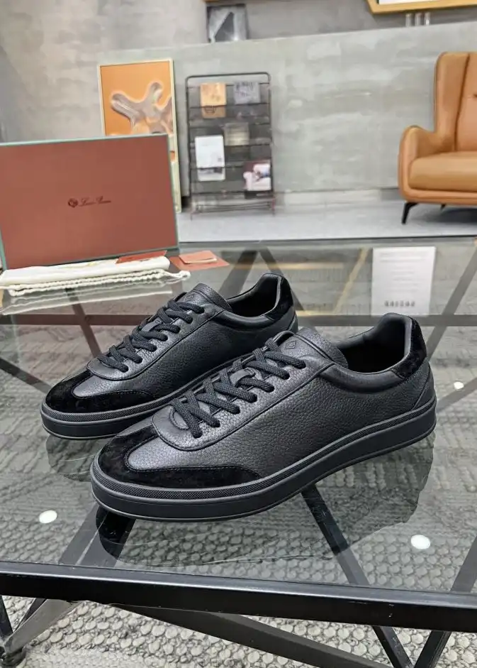 hype Louis Vuitton Sneakers