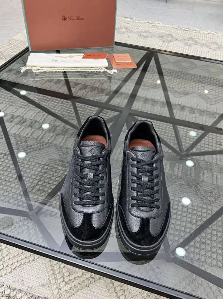 hype Louis Vuitton Sneakers