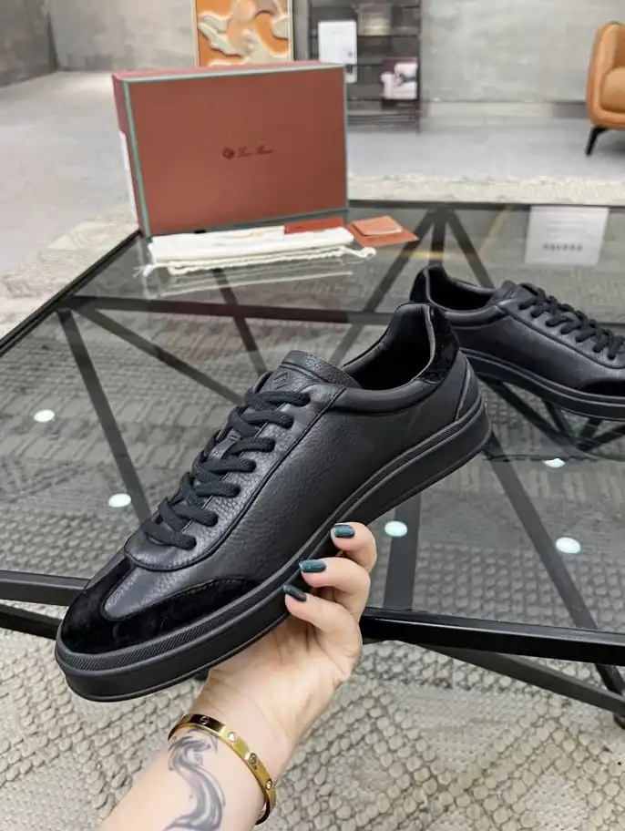 hype Louis Vuitton Sneakers