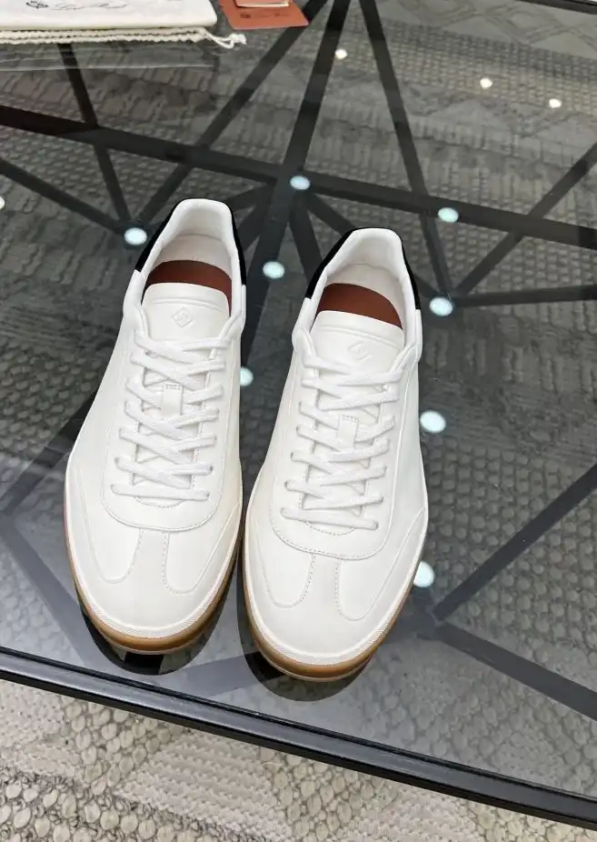 hype Louis Vuitton Sneakers