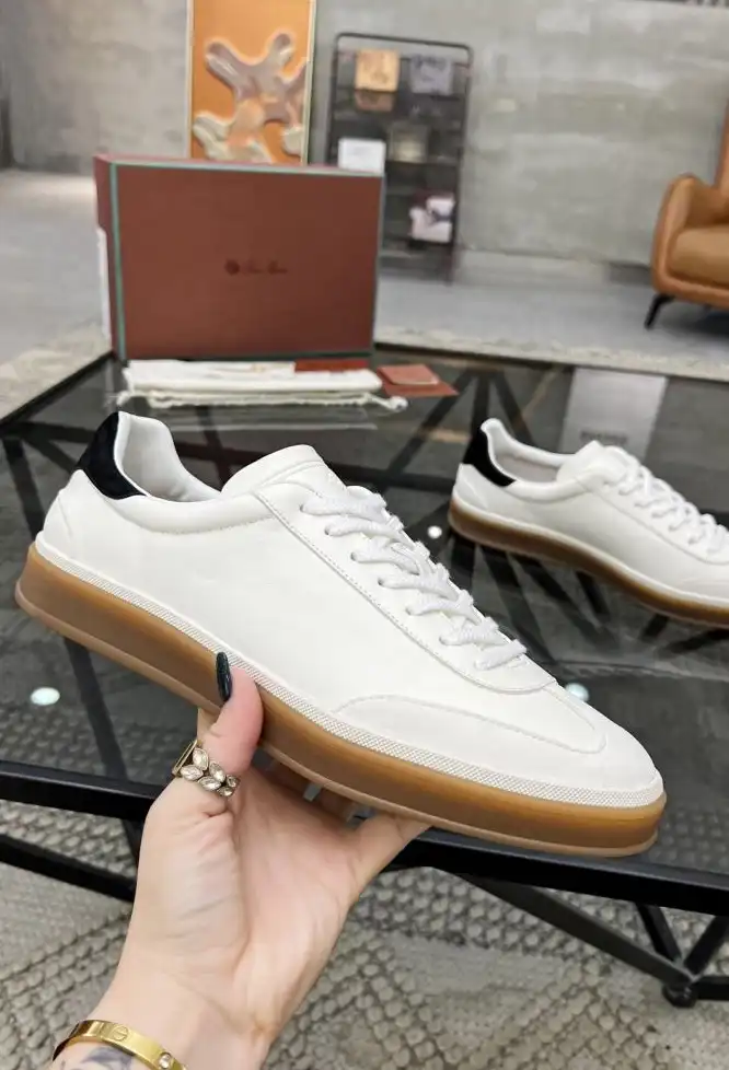 hype Louis Vuitton Sneakers