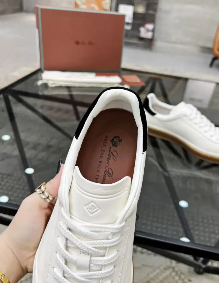 hype Louis Vuitton Sneakers