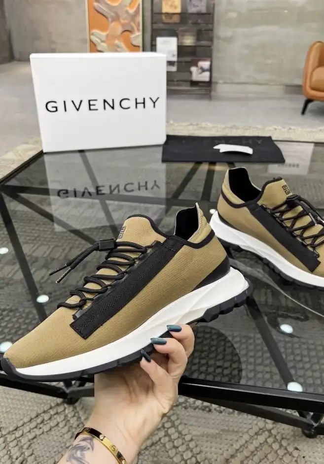 hype Givenchy Sneakers