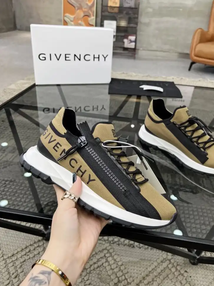 hype Givenchy Sneakers