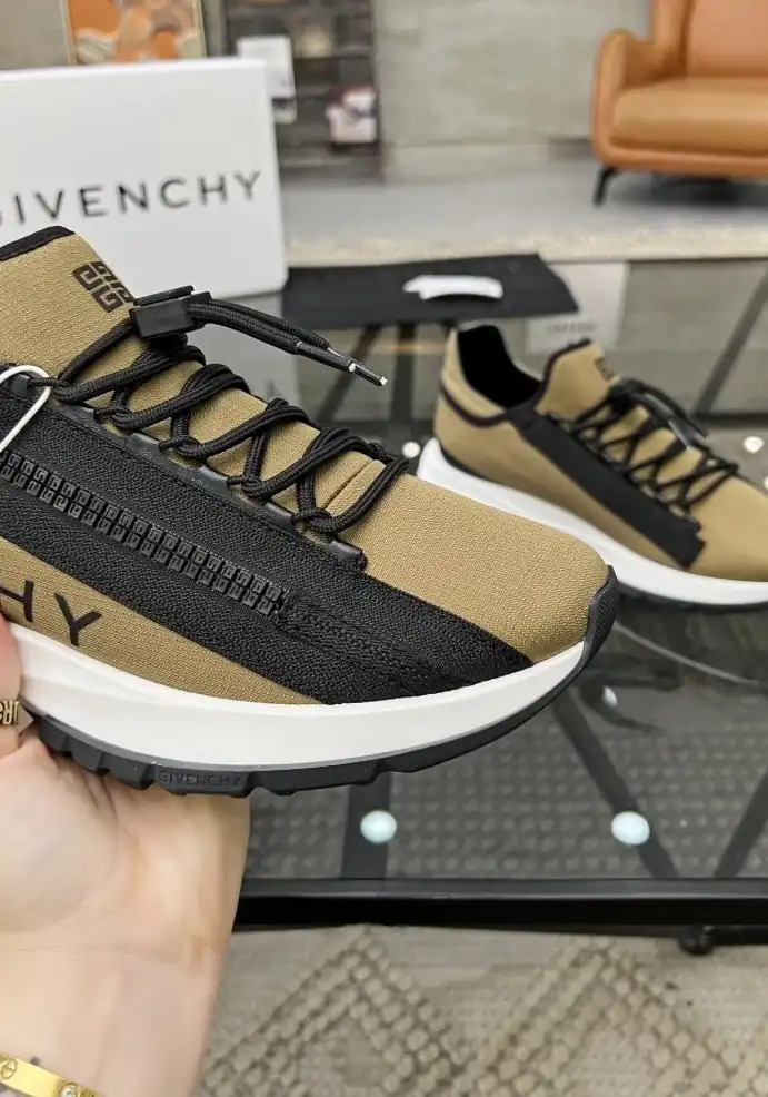 hype Givenchy Sneakers