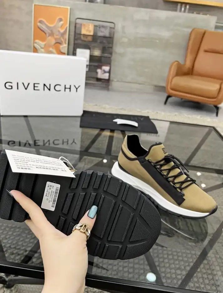 hype Givenchy Sneakers