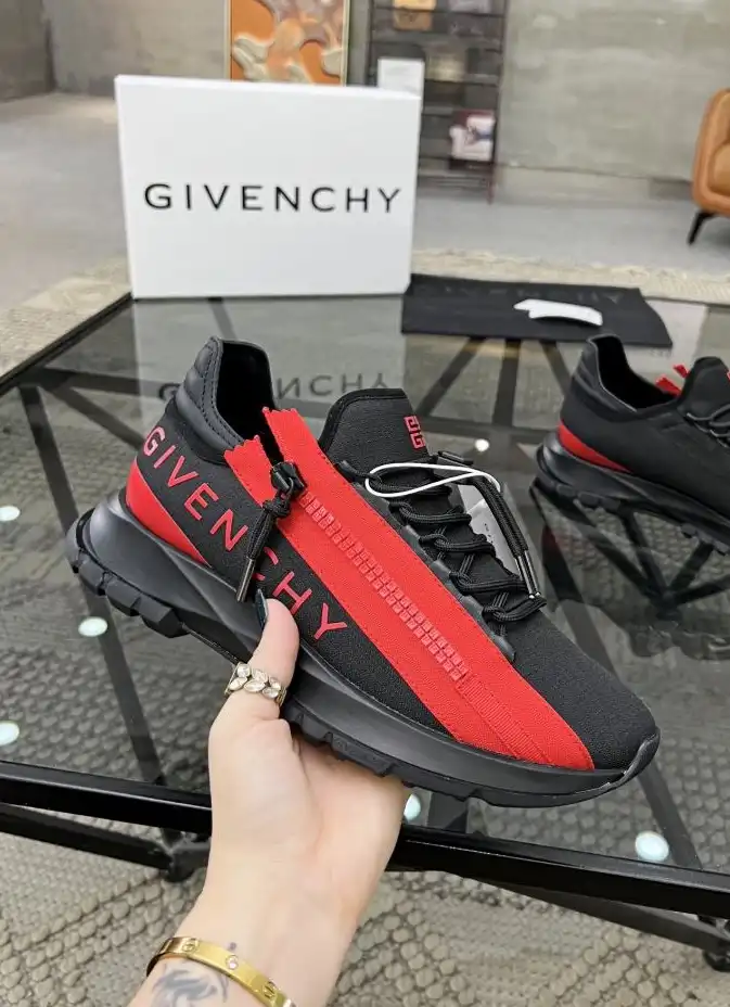 hype Givenchy Sneakers