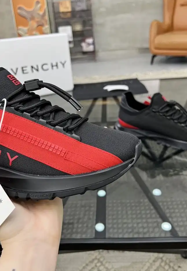 hype Givenchy Sneakers