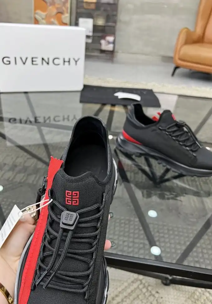 hype Givenchy Sneakers