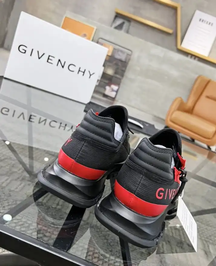 hype Givenchy Sneakers