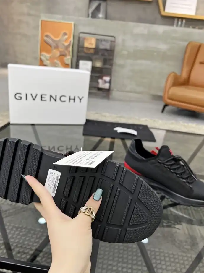 hype Givenchy Sneakers