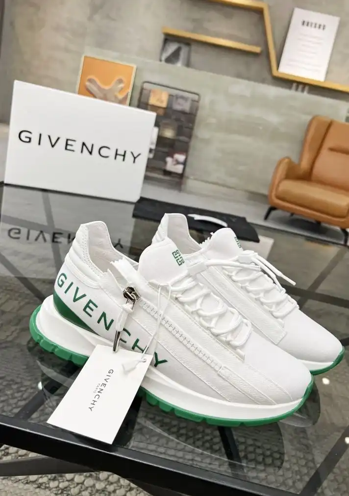 hype Givenchy Sneakers