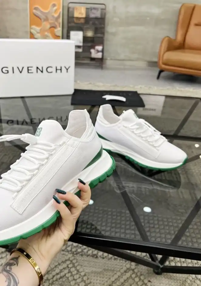 hype Givenchy Sneakers