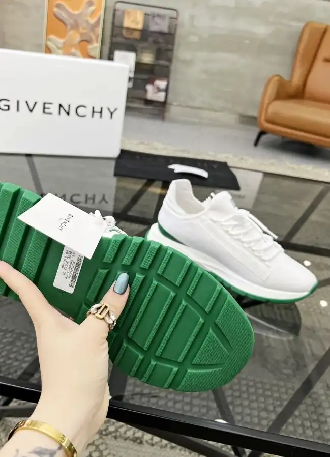 hype Givenchy Sneakers