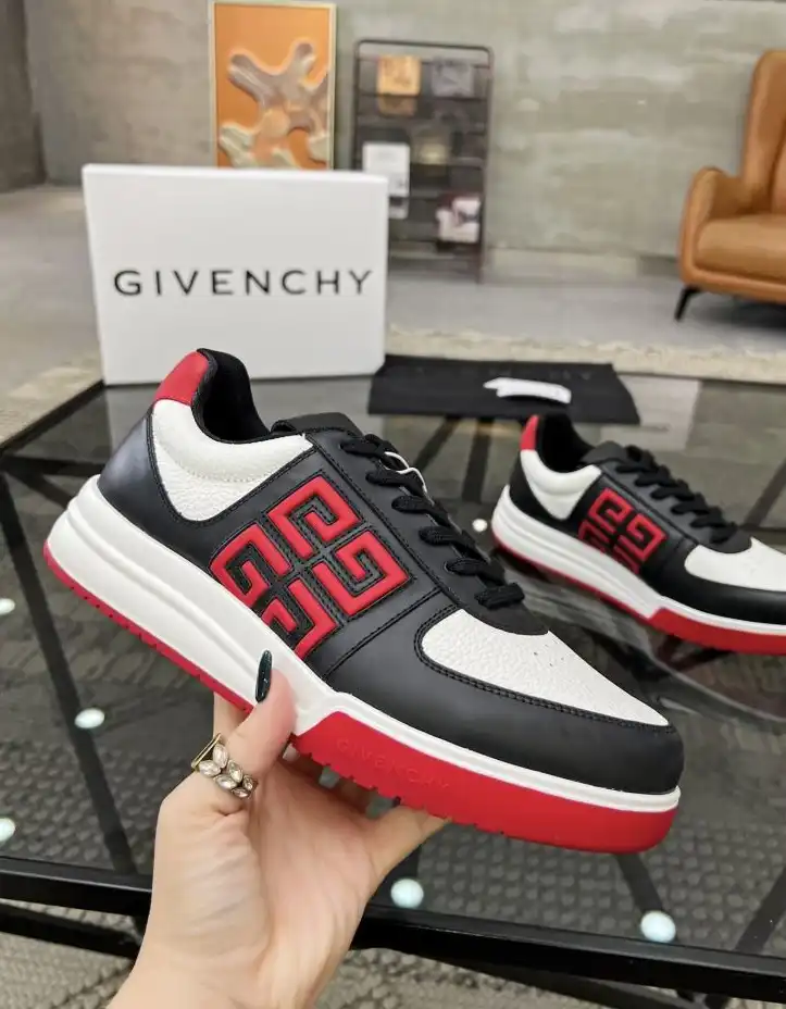 hype Givenchy Sneakers