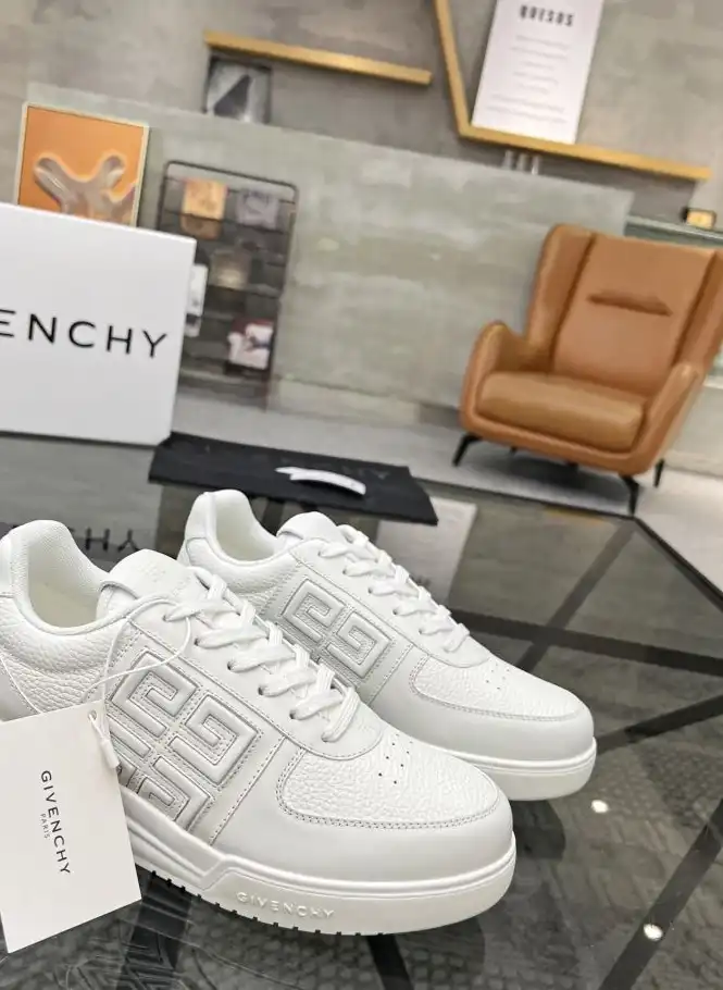 hype Givenchy Sneakers