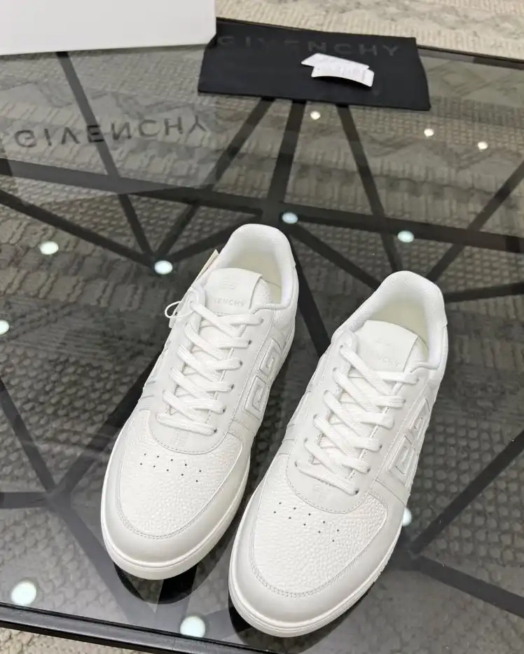 hype Givenchy Sneakers