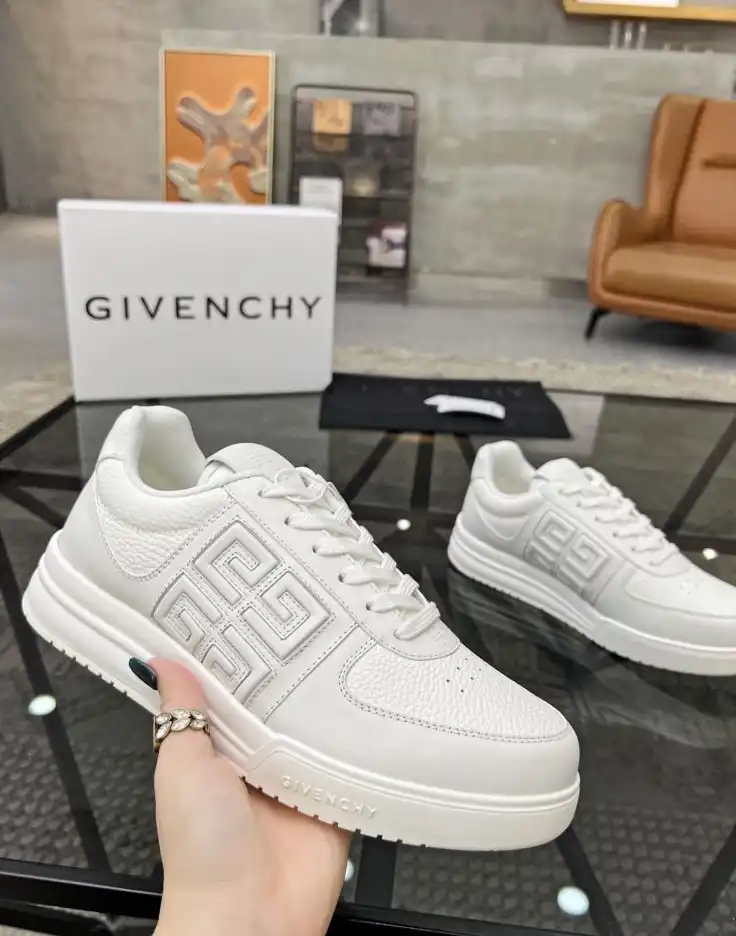 hype Givenchy Sneakers