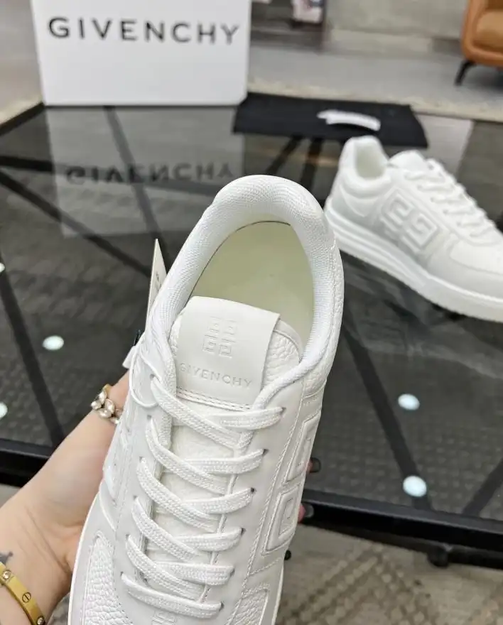 hype Givenchy Sneakers