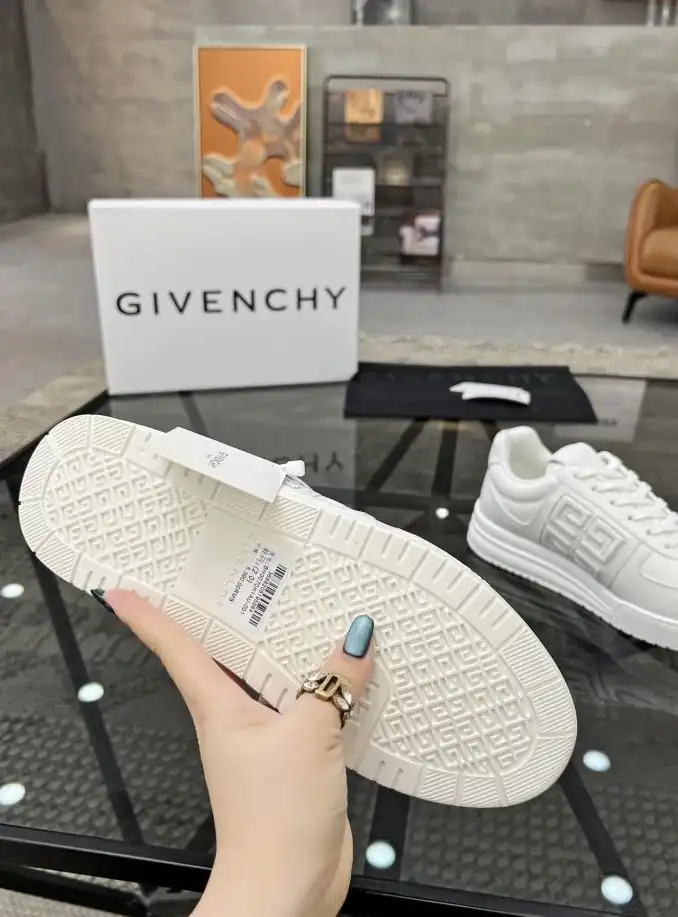 hype Givenchy Sneakers