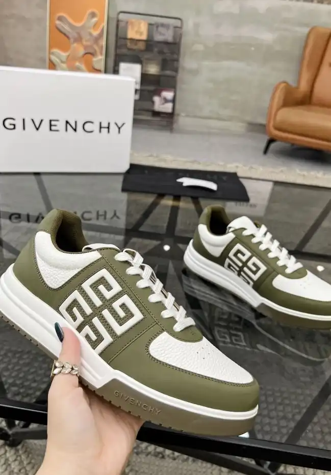 hype Givenchy Sneakers