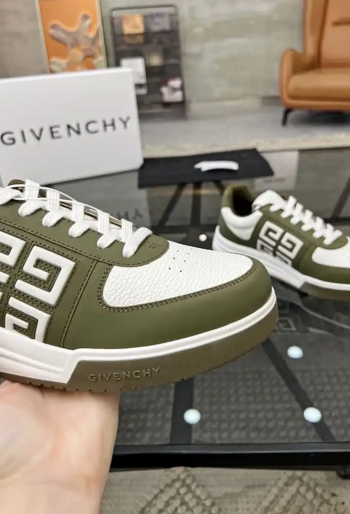 hype Givenchy Sneakers